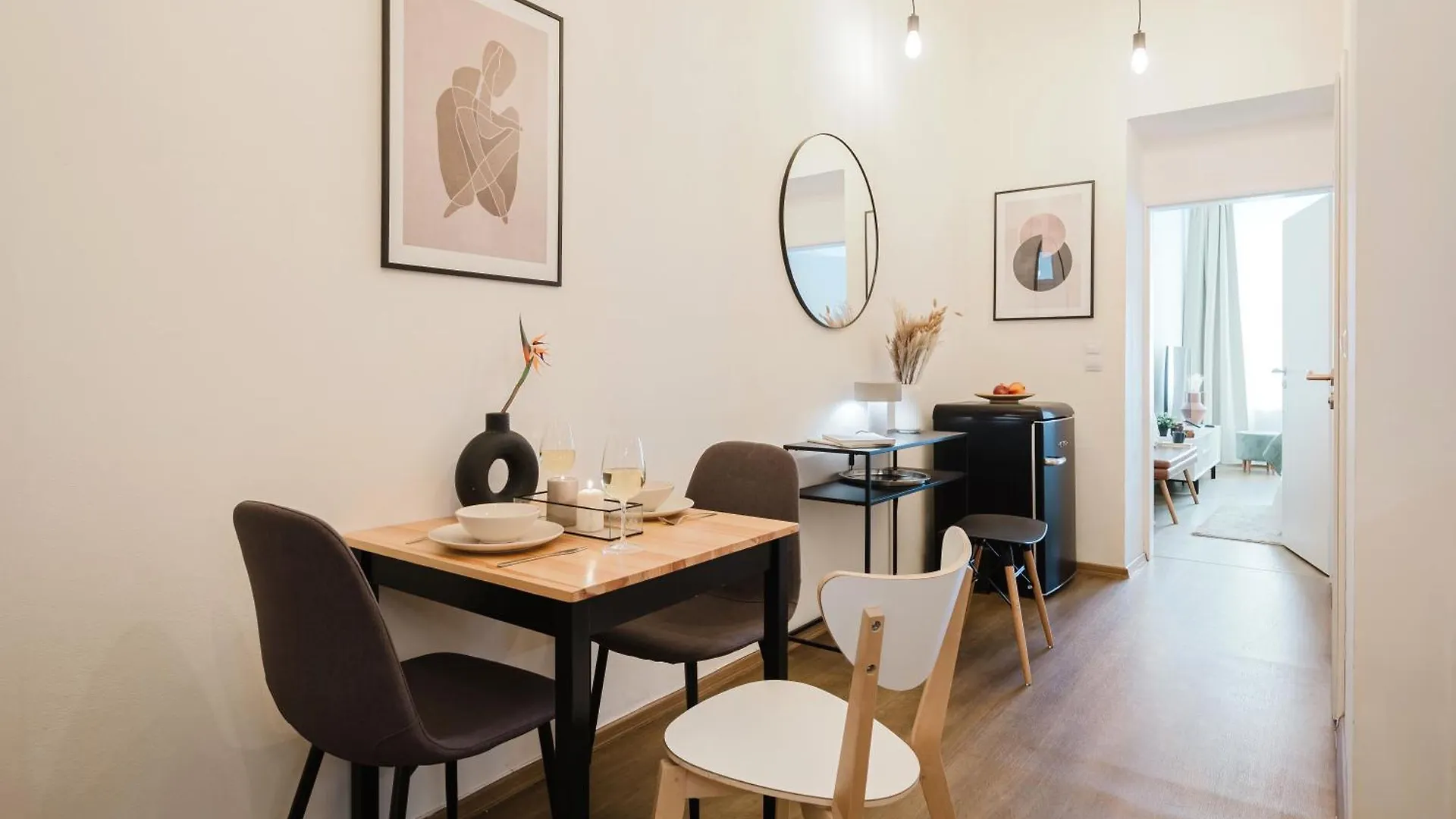 Prague Days - Sunlit 1Bdr Apartments - Netflix - Central Yet Quiet - New Town