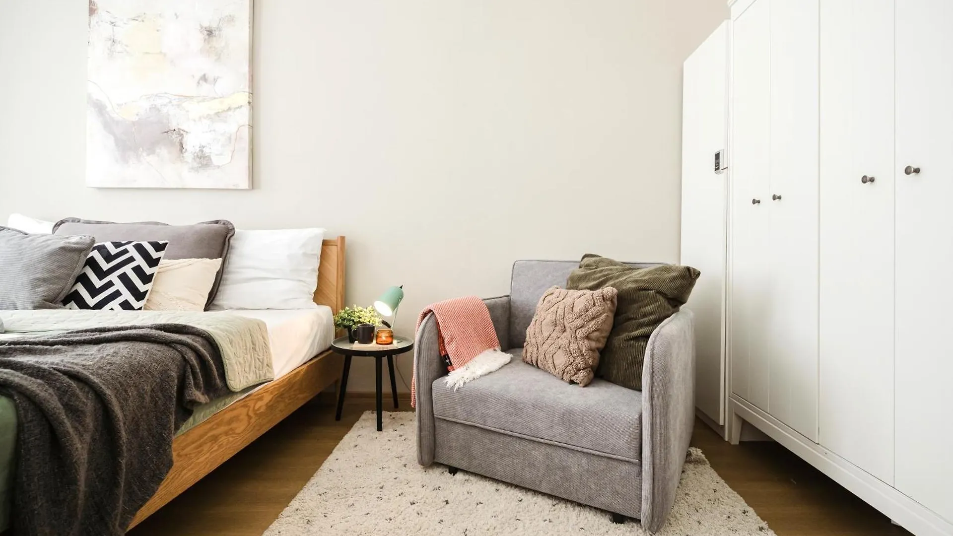 Prague Days - Sunlit 1Bdr Apartments - Netflix - Central Yet Quiet - New Town